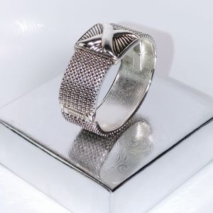Bracelet Bungle Cuff Metal Hinged  Silver Tone Mesh Print Standard Size